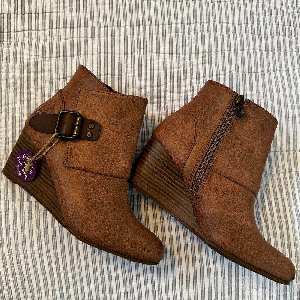 NEW Blowfish Vegan Ankle Wedge Booties with Buckles, Women’s Size 7 - Picture 8 of 16